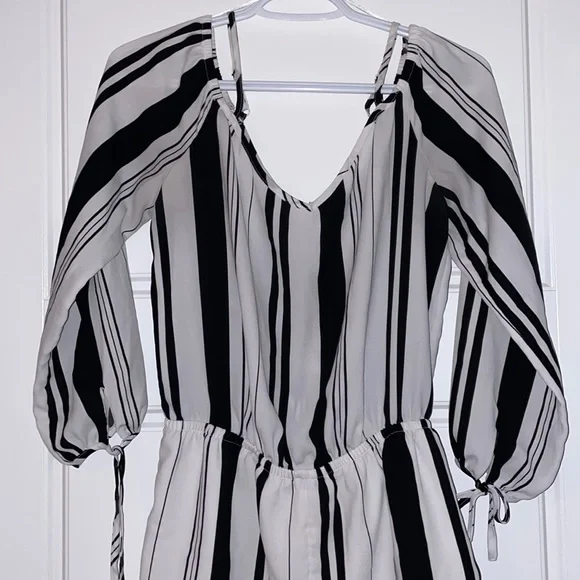 Romper - Picture 2 of 3